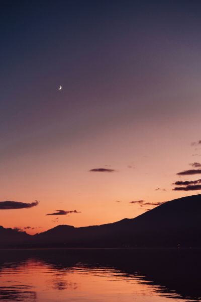 Lac du Bourget de nuit à Aix-les-Bains - Stations Classées