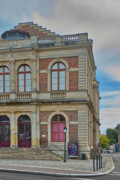 Boulevard au cœur de Chartres - Stations classées