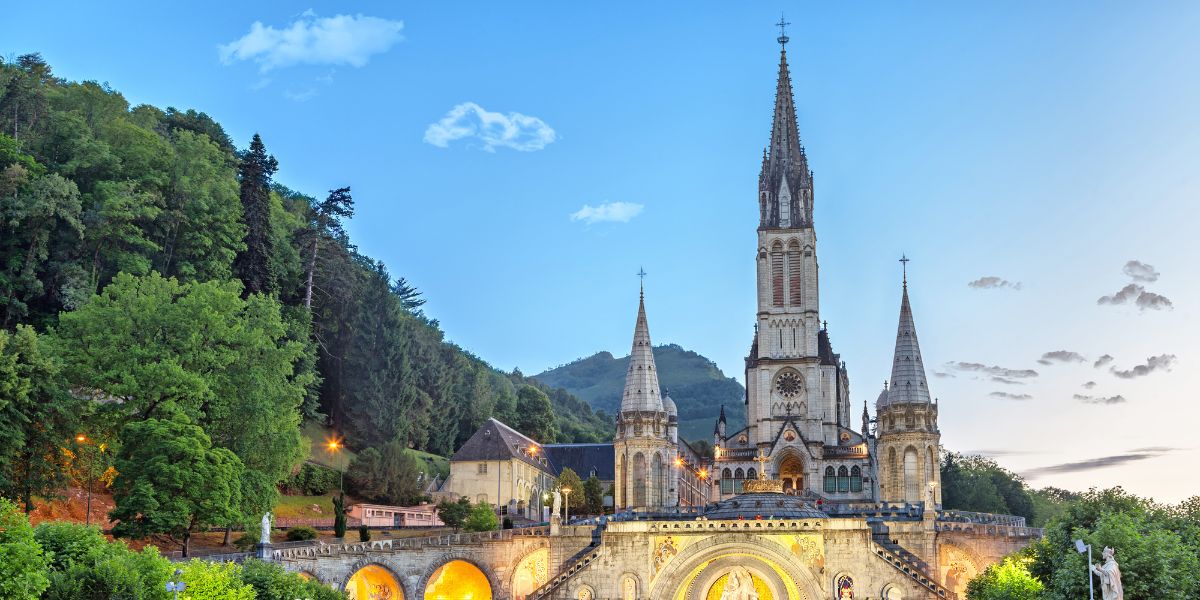 Basilique du Rosaire à Lourdes - Stations Classées