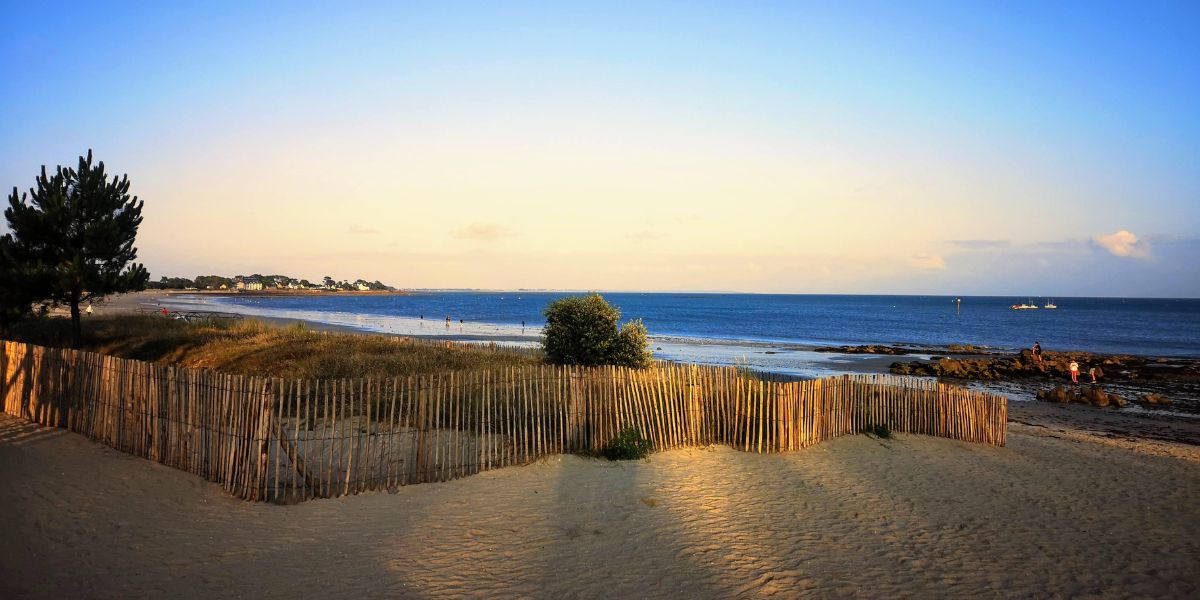 Plage de Carnac au coucher du soleil - Stations Classées 