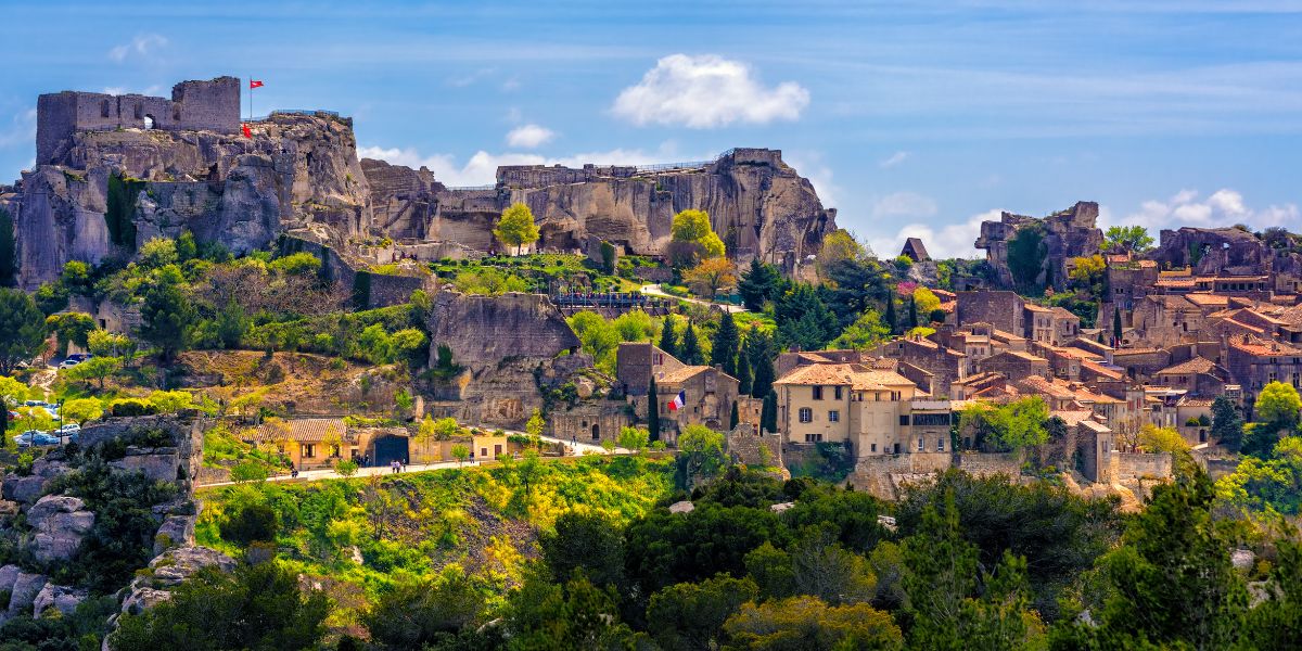 Vue panoramique sur les Baux-de-Provence - Stations Classées