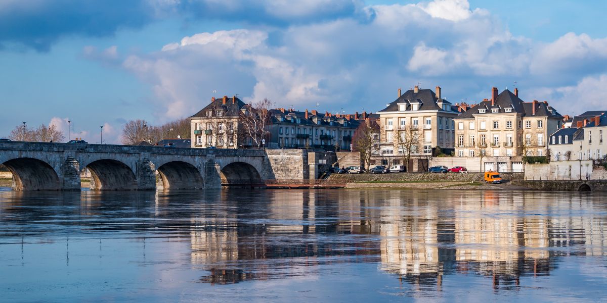 Vue panoramique sur Saumur - Stations Classées
