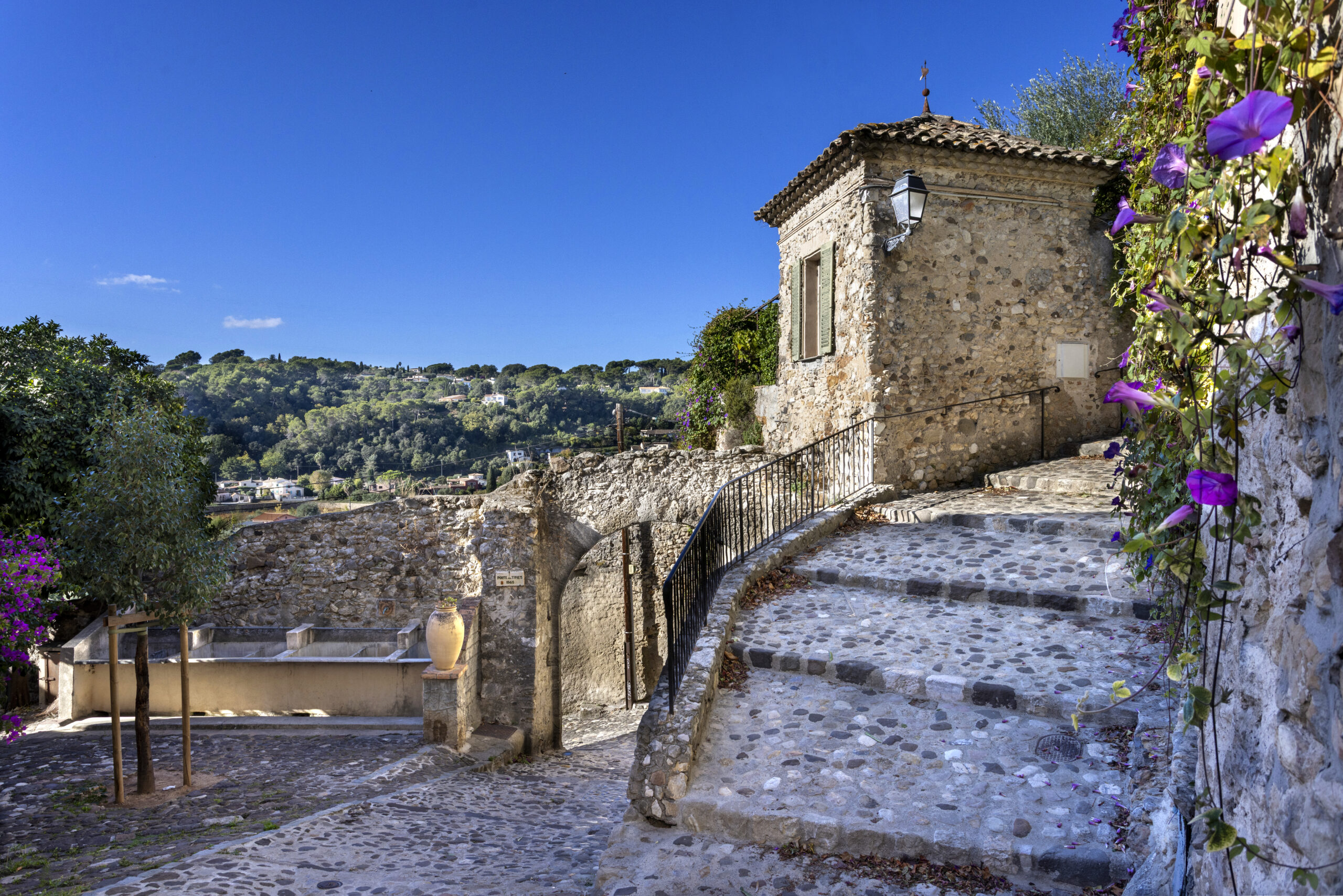 Villeneuve-Les-Avignon à proximité d'Avignon - Stations Classées
