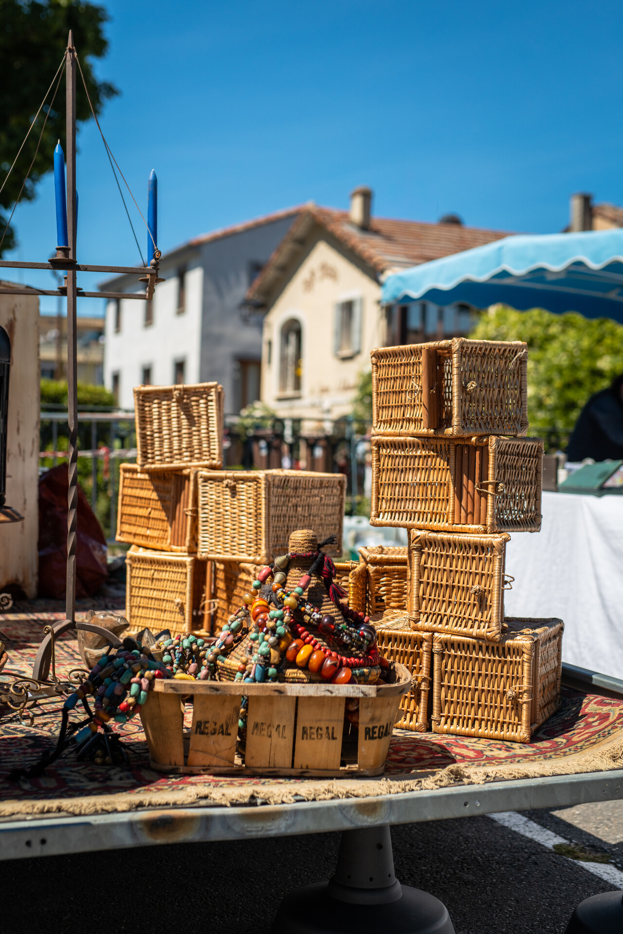 Brocante - Isle sur la Sorgue - Station Classée