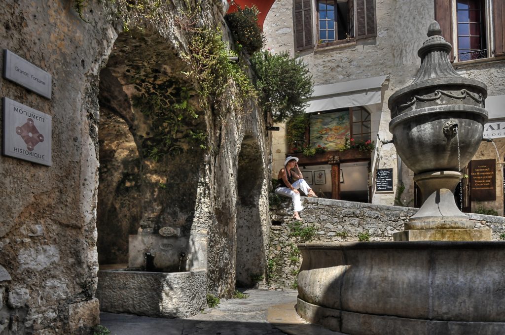 Place de la Grande Fontaine - Saint Paul de Vence - Station Classée 